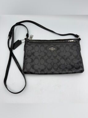 Coach Black Signature Crossbody Bag Small Purse Damaged Strap
